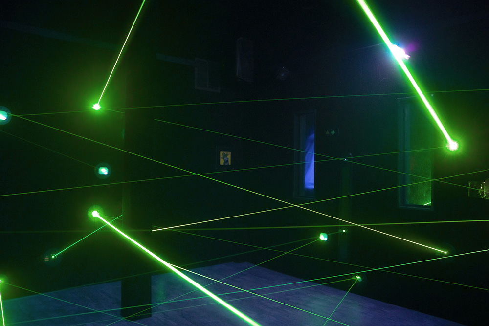 Challenge your friends to play Lazer Maze